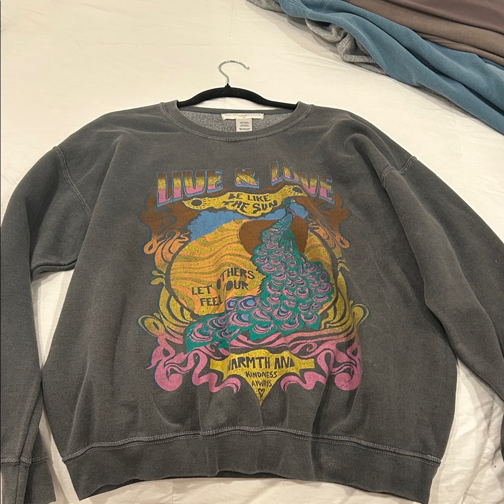Urban Outfitters Gray Graphic Women's Crewneck Sweater